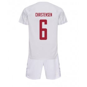 Virallinen pelipaita Tanska Andreas Christensen 6 Vieras World Cup 2022 Lyhythihainen - Lasten ( + Lyhyet housut )